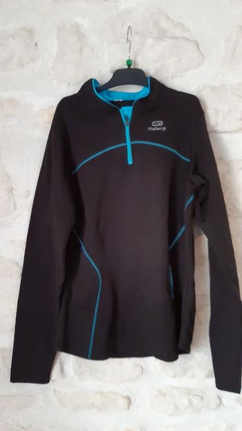 Haut de sport noir 10 12 ans