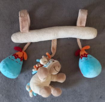 Barre d'activités à scratch cheval indien - noukies