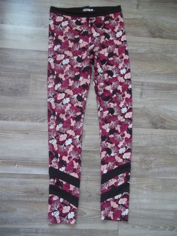 Legging de sport feuillages roses Gémo 12 ans