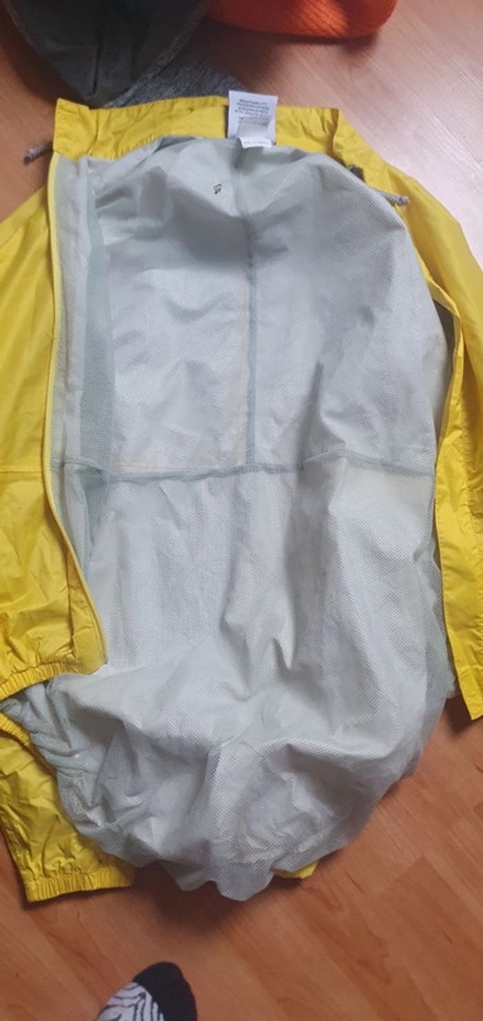 Imperméable jaune - photo numéro 7