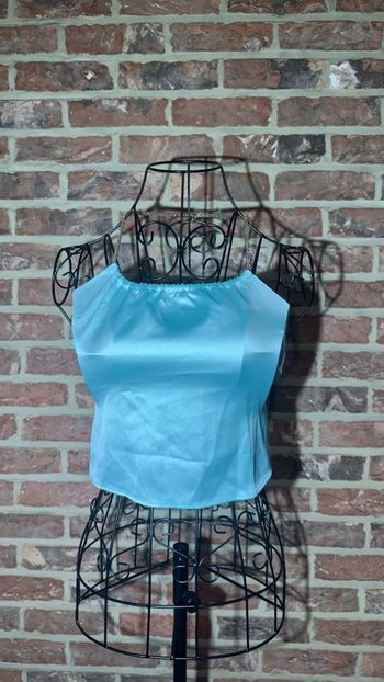 Top bleu satiné dos nu Bershka Taille S / 36