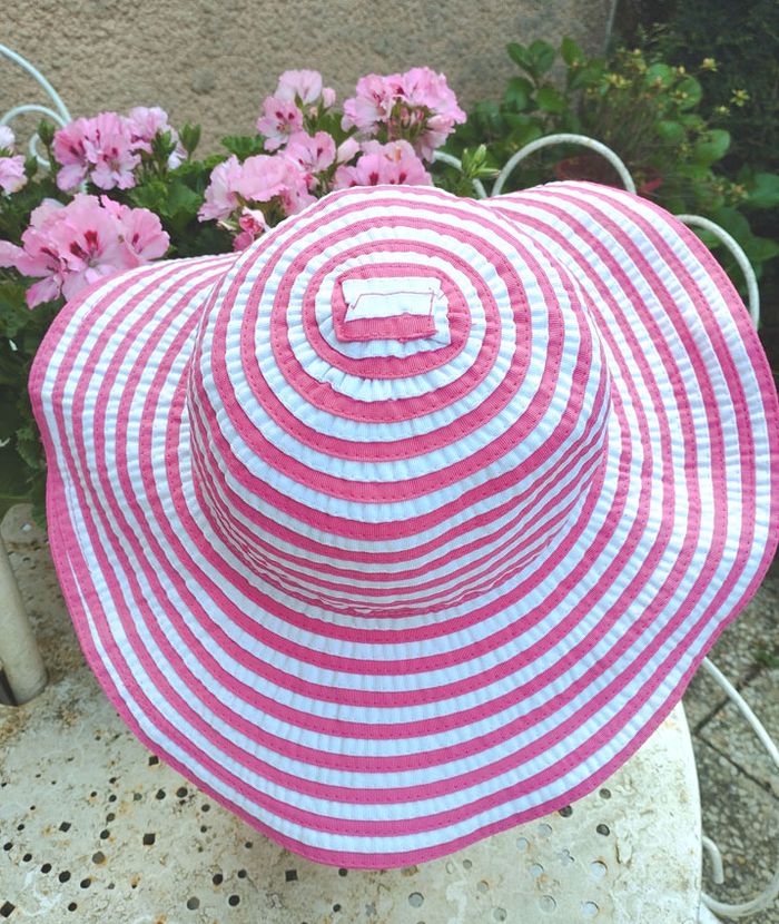 grand chapeau capeline rose et blanc à rayures état neuf taille unique 57 - photo numéro 3