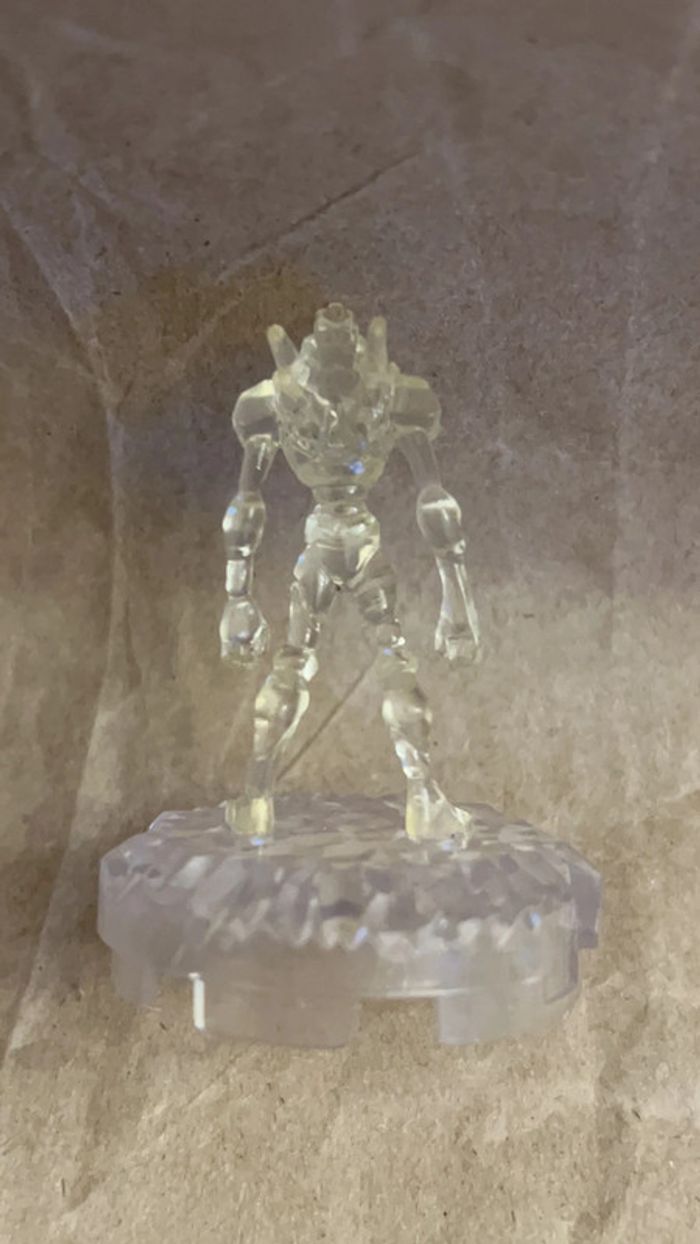 Bandai - Ben 10 - 1 mini figurine translucide de 4,5cm - photo numéro 4