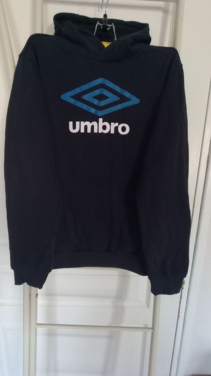 Sweat Umbro taille 162 cm