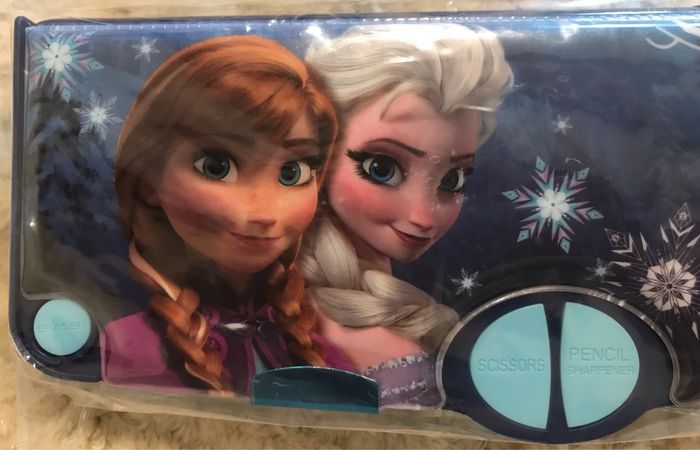 Trousse magique Reine des Neiges achetée à Disneyland Paris - photo numéro 7