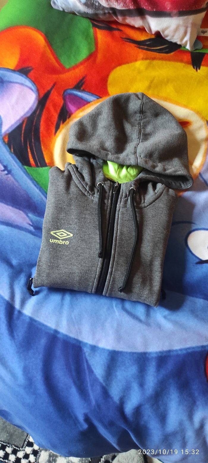 Veste de survêtement umbro 7 ans - photo numéro 2
