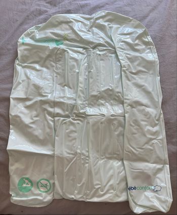 Matelas à langer gonflable 