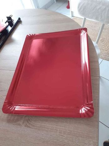 Plateaux de service.