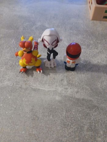 Figurines