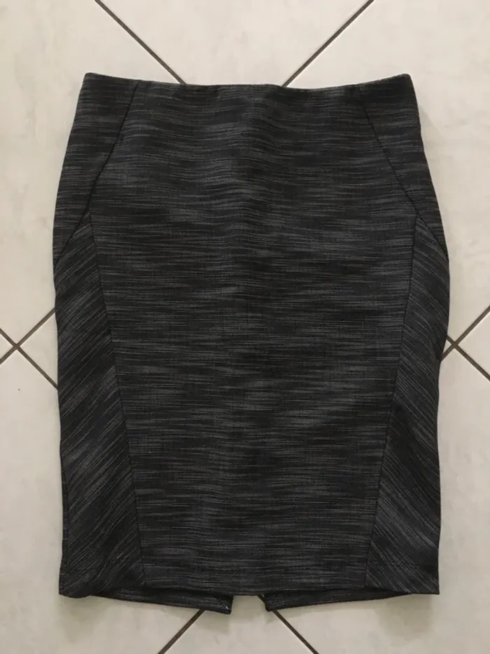 Jupe fourreau/crayon grise et noire - photo numéro 3