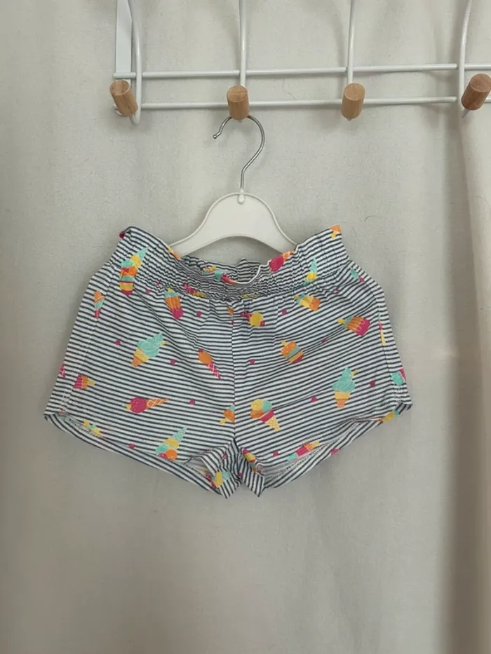 Short à motif