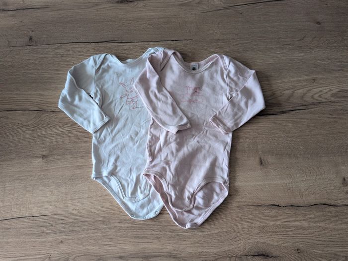 Lot 2 bodies manche longue Taille 3 ans