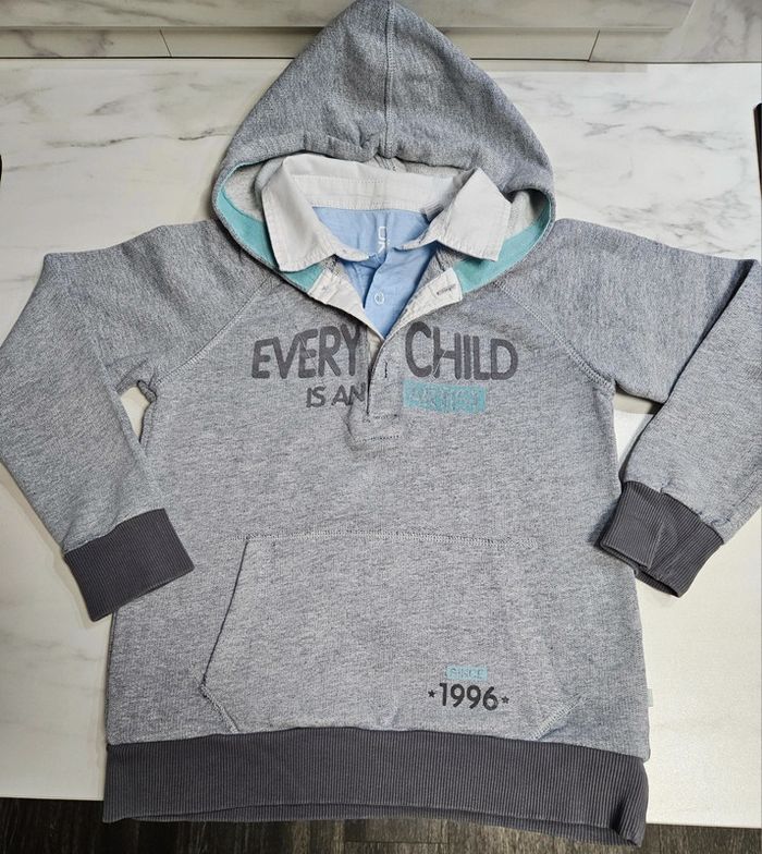 Okaidi sweat chemise à capuche 8 ans