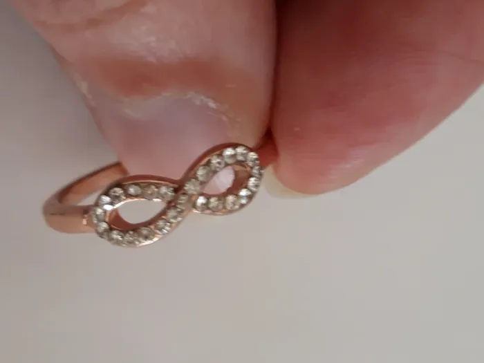 Jolie bague fine couleur or rosé infini avec strass taille 57 - photo numéro 4