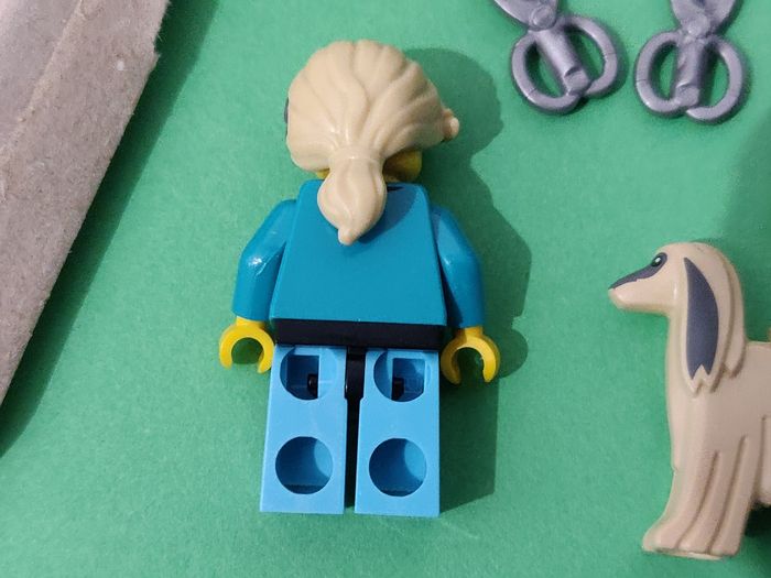 Minifig Lego Toiletteuse & chien - Parfait État - avec boîte Série 25 - Lego Original - photo numéro 8