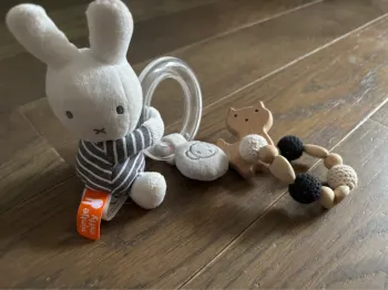 Lot hochet lapin miffy anneaux de dentition renard tbe