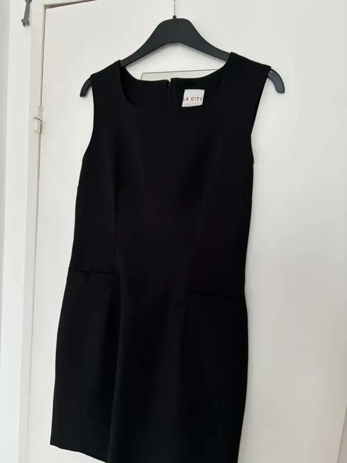 Robe noire droite la city T40/42 - photo numéro 2