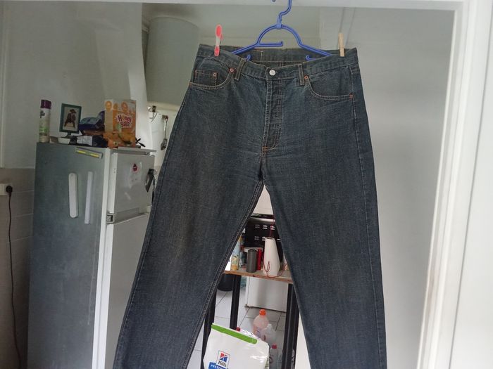 Jeans Levi's strass taille 46 très jolie Jean  0 des faux - photo numéro 3