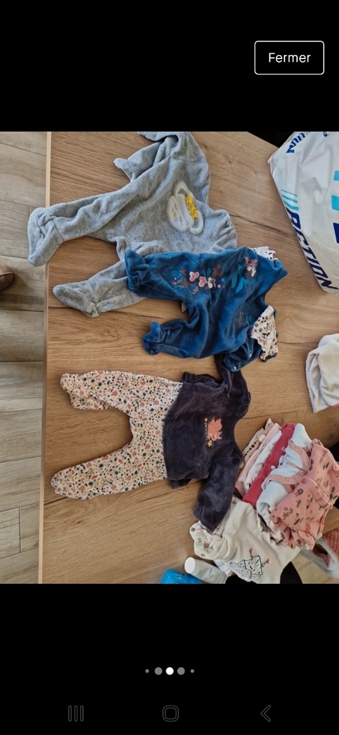 Lot bodies et pyjamas 3 mois - photo numéro 6