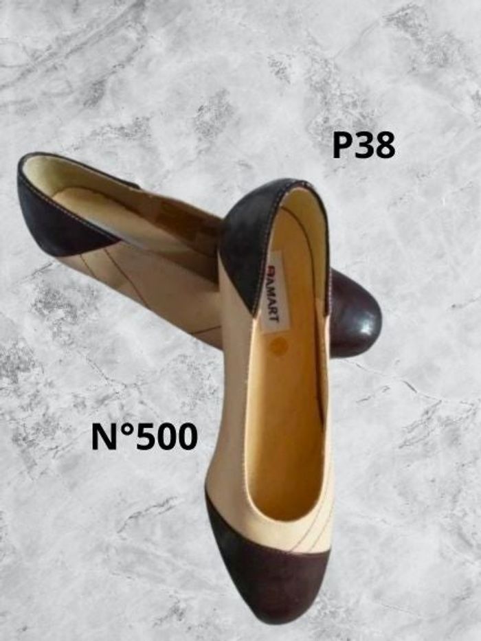 N°500 Chaussure beige/marron P38. Damart. Talon carré et bout arrondi.