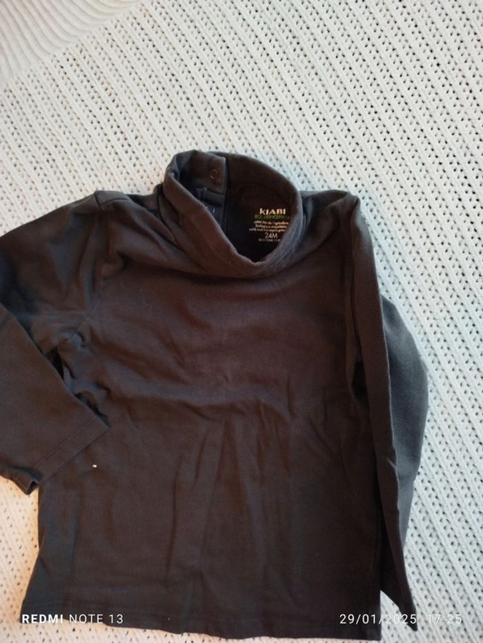 Sous pull Kiabi 24 mois
