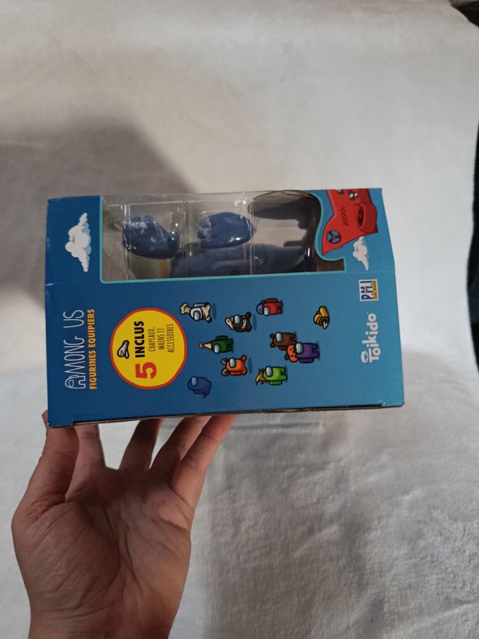 Revente cadeau : coffret 2 figurines  " among us " ( bien tout lire merci) - photo numéro 3