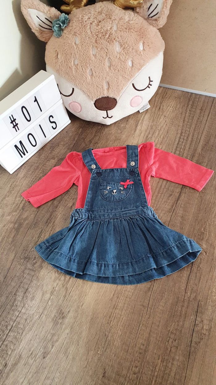 Ensemble robe salopette et t-shirt