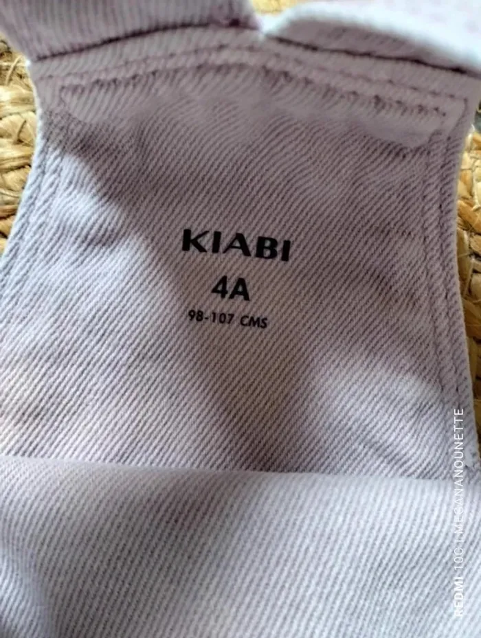 🌼 Ensemble 3 Pièces – Kiabi – Taille 4 Ans – Salopette Lila + 2 Blouses Fleurie – Très Bon État - photo numéro 3