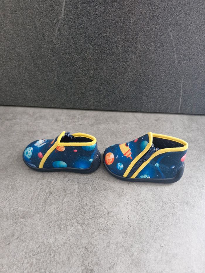 Chausson garçon 19 Tissaia bleu marine motif Espace, planètes, fusée, astronaute - photo numéro 4