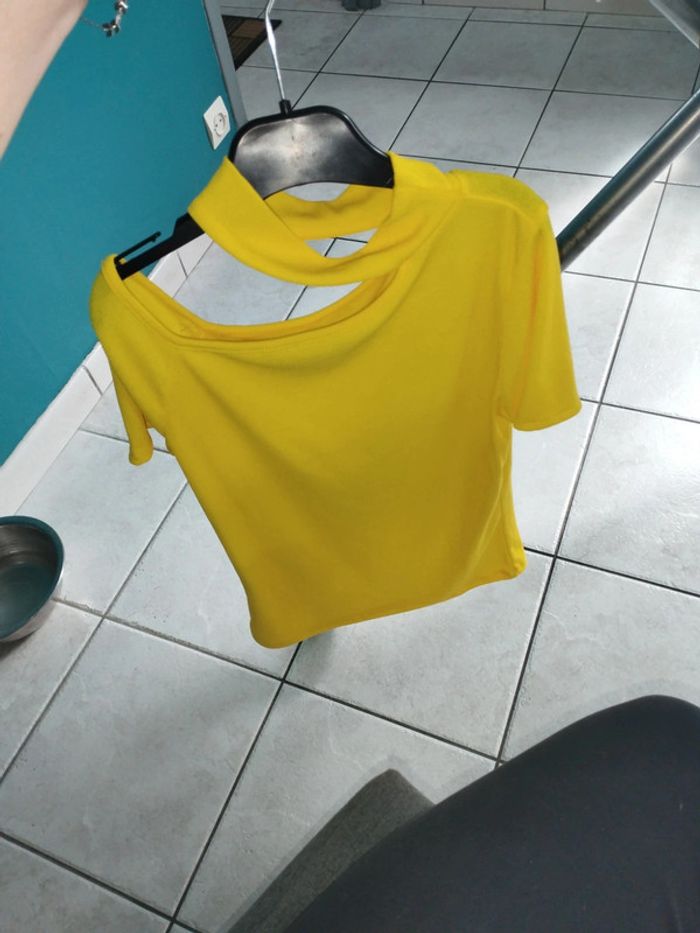 Vends haut taille S - photo numéro 2