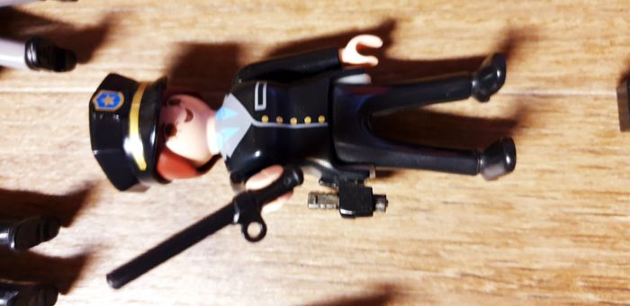 Playmobil - Lot de personnages (police) - photo numéro 7
