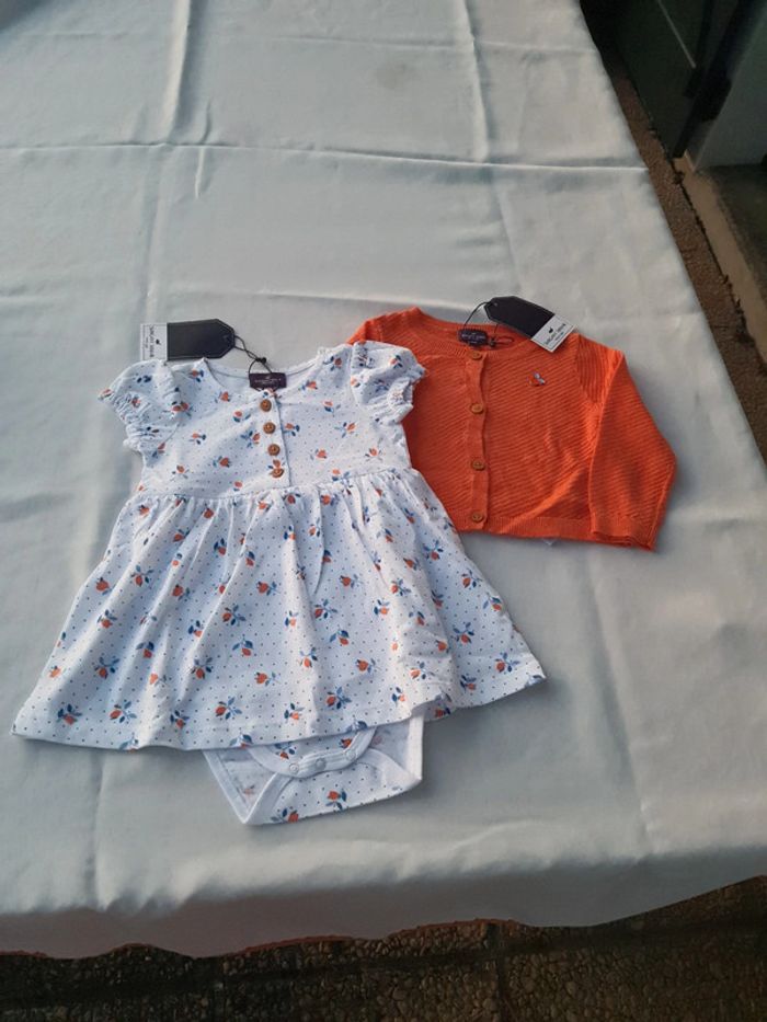 Ensemble Sergent Major taille 9 mois robe et gilet neuf avec étiquettes