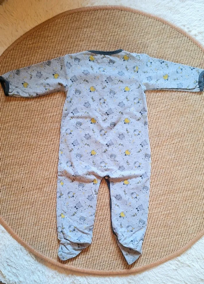 Superbe pyjama garçon en jersey Moulin Roty en 12mois comme neuf - photo numéro 4