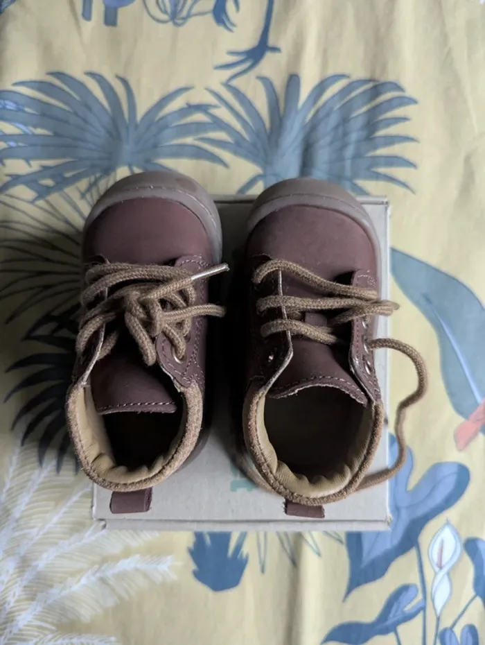 Chaussures verbaudet hiver à lacet taille 18 - photo numéro 3