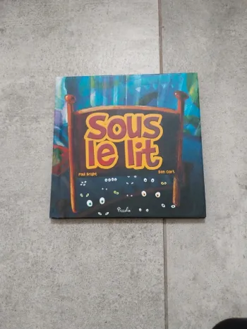 Livre Sous le lit
