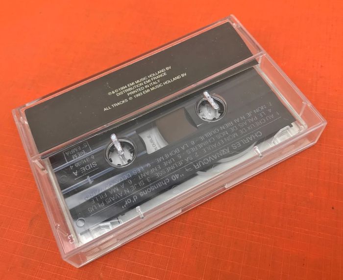 Cassette audio Charles Aznavour 40 Chansons d' or Enregistrements originaux (1994) Emi Music 8319874 - photo numéro 3