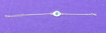 Bracelet argenté avec œil bleu