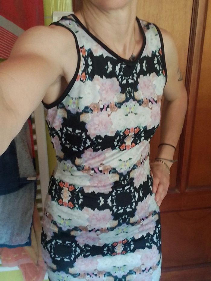 Robe femme motif fleurs H&M - photo numéro 3