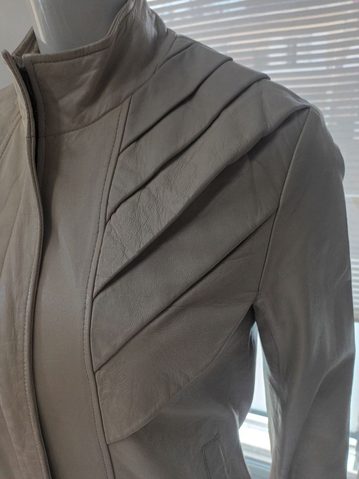 Veste vintage cuir souple Serge Blanco de couleur crème  taille S - photo numéro 2