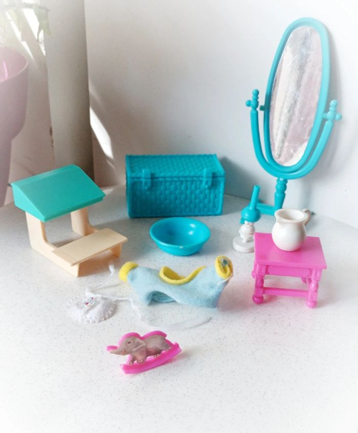 Meuble mobilier vintage glady famille delavannat poupée doll miroir table coffre lampe huile bleu