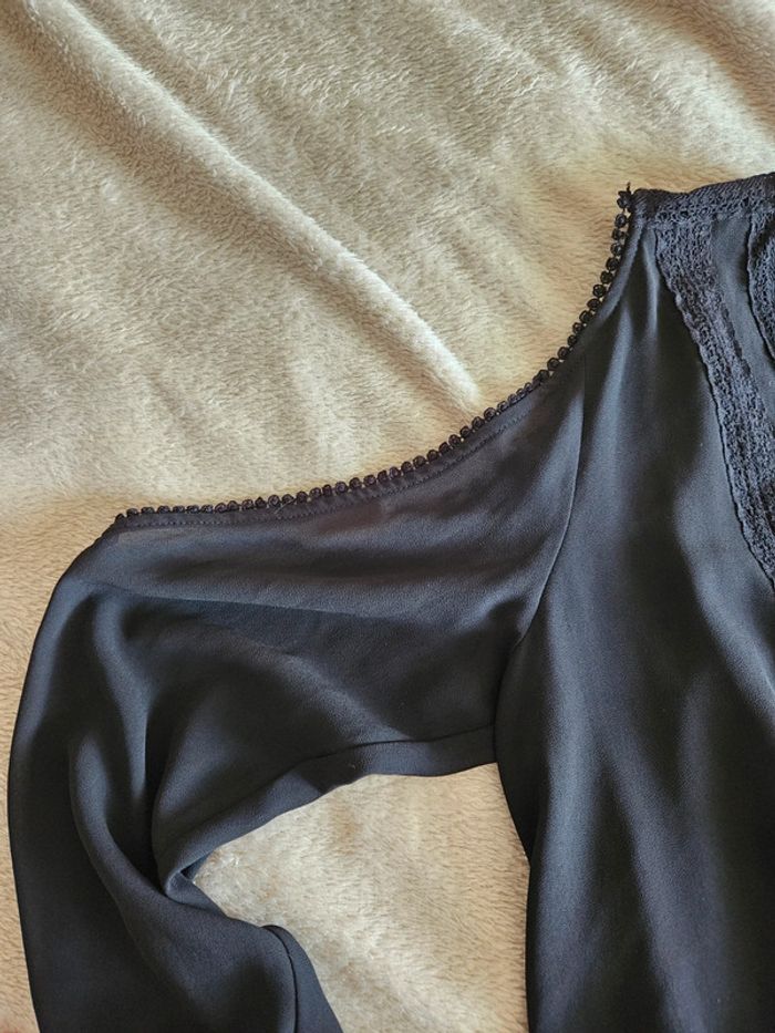Robe noir à broderies et épaules nues H&M - photo numéro 4