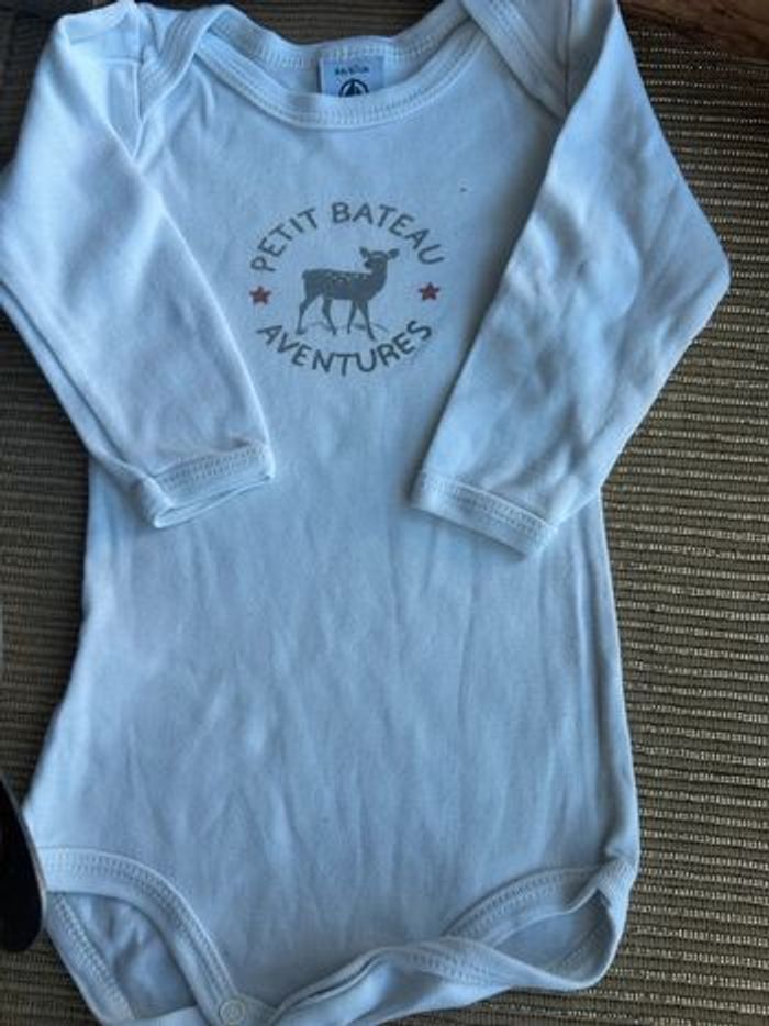 3 bodys Petit Bateau 6 mois - photo numéro 5