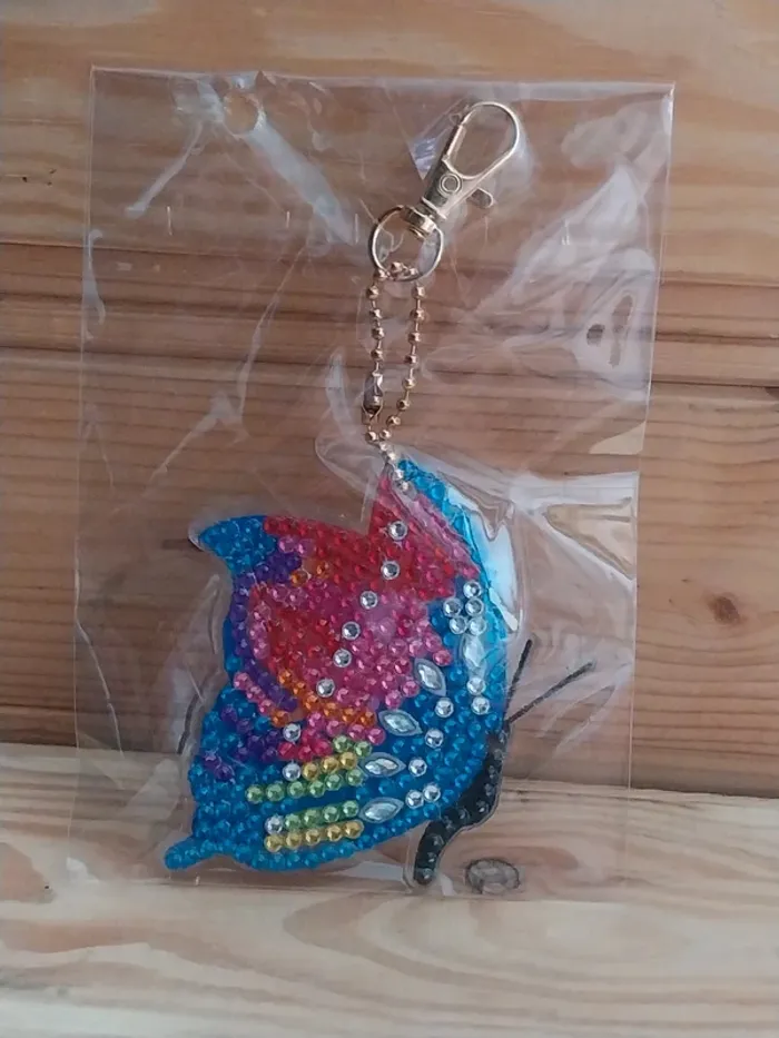 Porte clé recto/ verso papillon 🦋 en Diamond painting