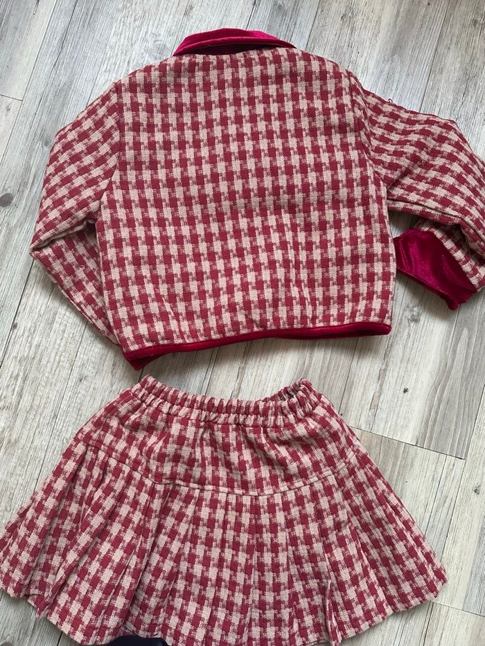 Ensemble fille jupe et veste rouge bordeaux 5 ans - photo numéro 7