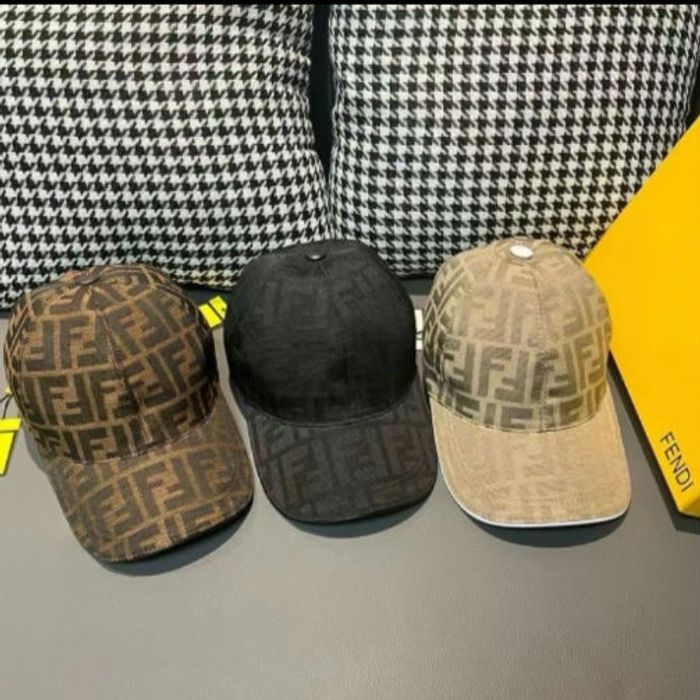 Casquette de luxe - photo numéro 3