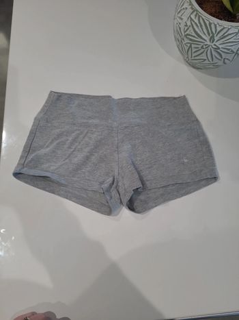 Short de gym, gris, taille 8 ans