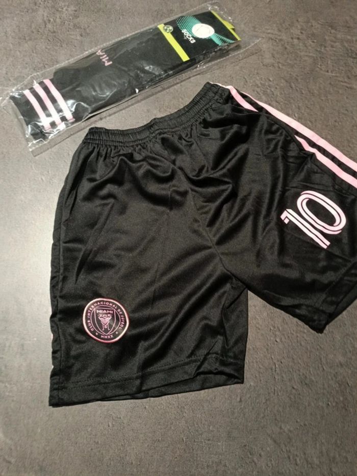 Tenue football Léo Messi Inter Miami rose. T.22 - photo numéro 3