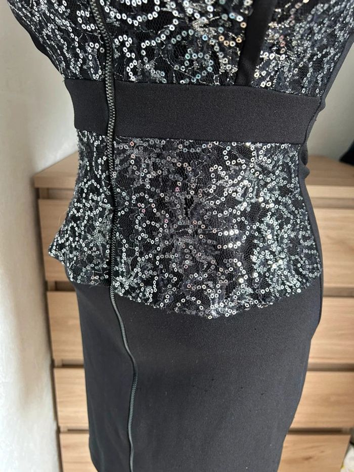 🎉 Robe noire à sequins scintillants 🎉 - photo numéro 7