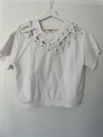 Haut t-shirt sweat blanc uni à lacets manches courtes col en V