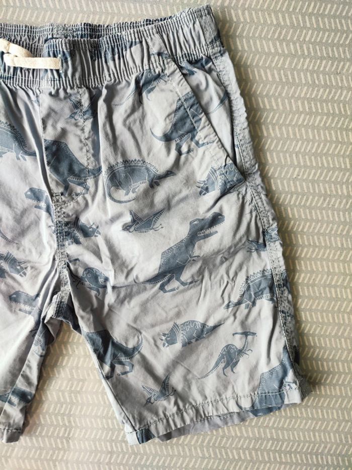 Short garçon motif dinosaures – Taille 9 ans
Marque : Kiabi - photo numéro 3